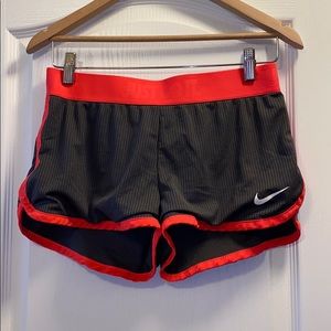 Nike 🏋🏻‍♂️ Workout Shorts 🚨 Read Description ⬇️